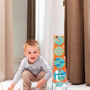 slaganje-tornja-djecja-igracka